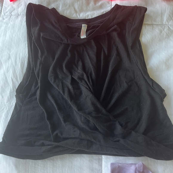 Free People LOT of 3 Undertow twist from yoga crop top tees - Picture 9 of 10